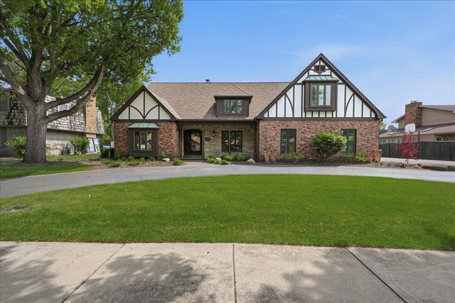1130 Melbrook Drive, Munster, IN 46321