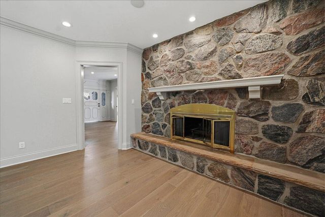 1130 Melbrook Drive, Munster, IN 46321