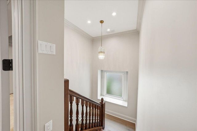 1130 Melbrook Drive, Munster, IN 46321