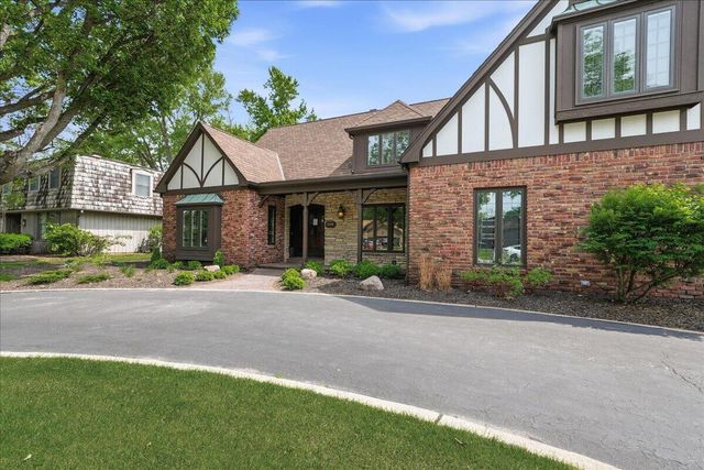 1130 Melbrook Drive, Munster, IN 46321