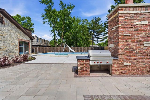 1130 Melbrook Drive, Munster, IN 46321