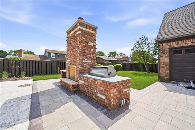 1130 Melbrook Drive, Munster, IN 46321