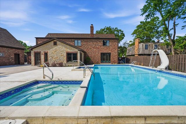 1130 Melbrook Drive, Munster, IN 46321