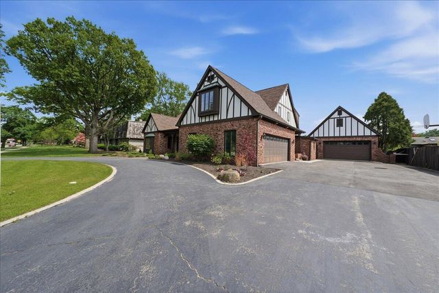 1130 Melbrook Drive, Munster, IN 46321