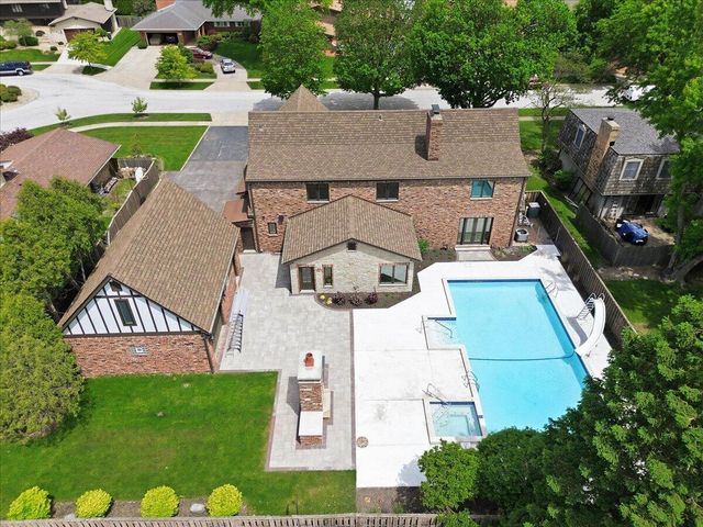 1130 Melbrook Drive, Munster, IN 46321