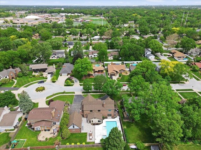 1130 Melbrook Drive, Munster, IN 46321