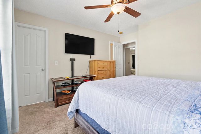 503 River View Drive, Lowell, NC 28098