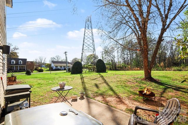 503 River View Drive, Lowell, NC 28098