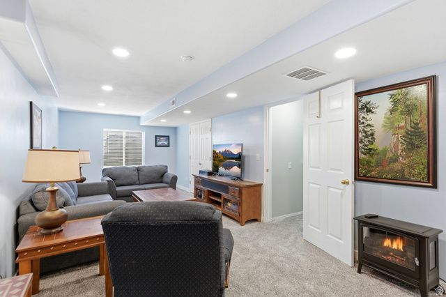 9327 S UINTA HILLS DR, West Jordan, UT 84088