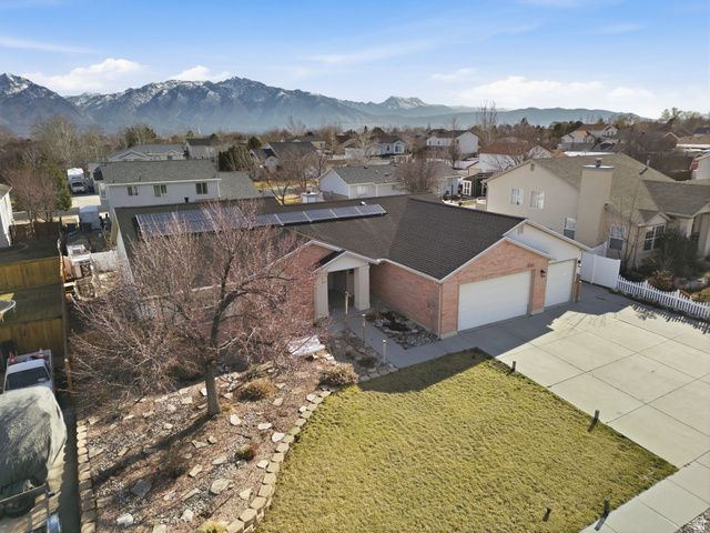 9327 S UINTA HILLS DR, West Jordan, UT 84088