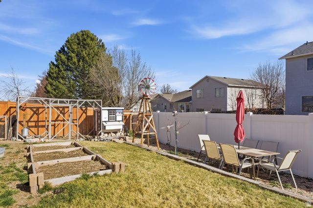 9327 S UINTA HILLS DR, West Jordan, UT 84088