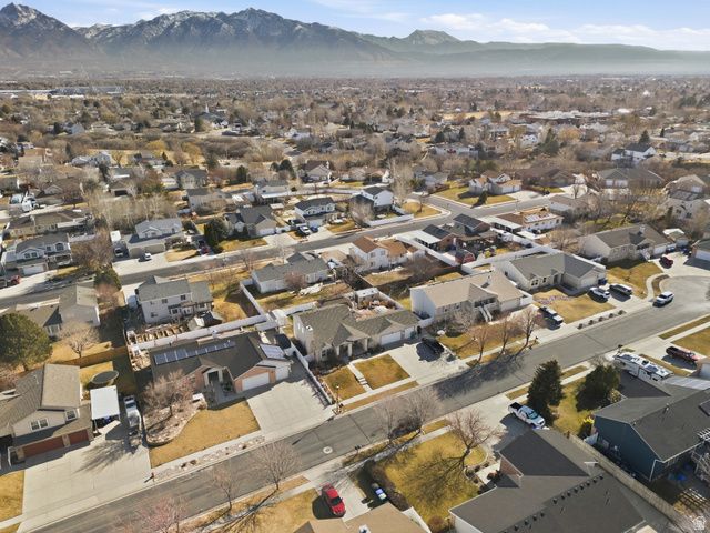 9327 S UINTA HILLS DR, West Jordan, UT 84088