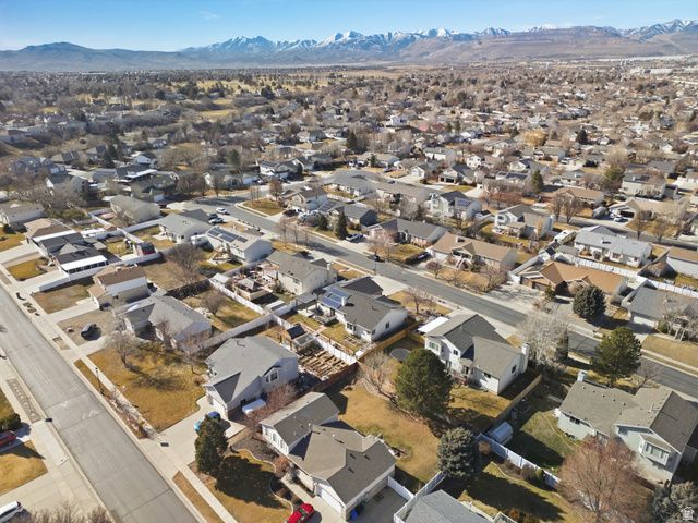 9327 S UINTA HILLS DR, West Jordan, UT 84088