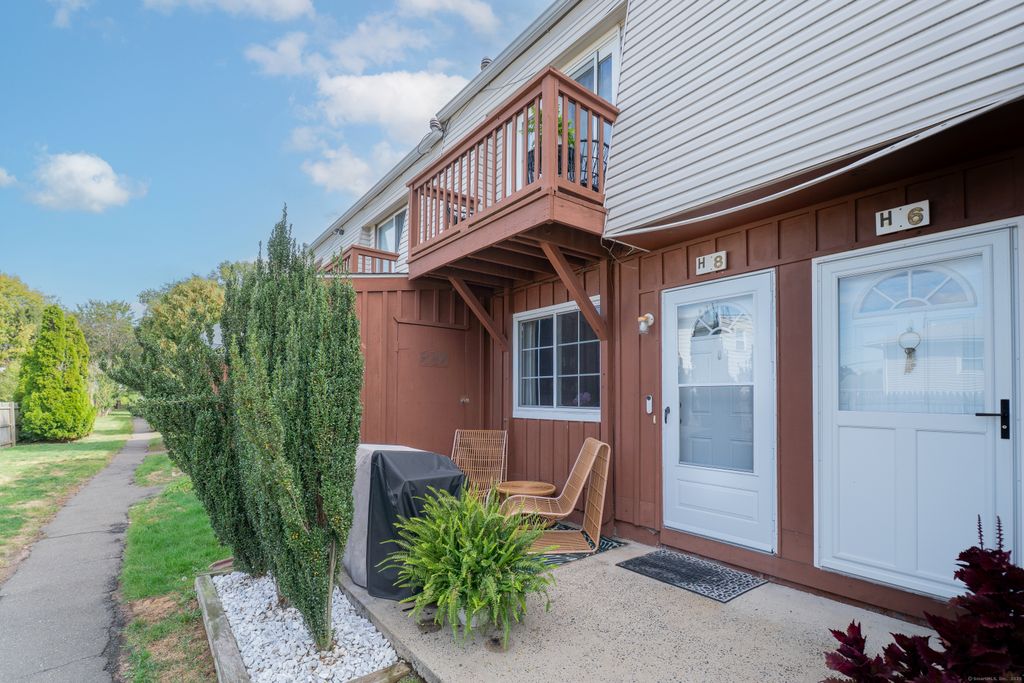 330 Short Beach Road APT H8, East Haven, CT 06512