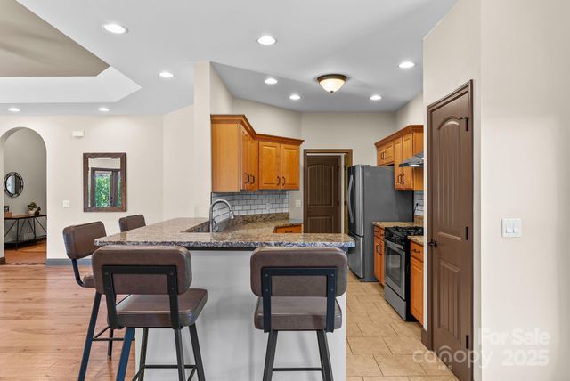 4 Pacifico Drive, Asheville, NC 28806