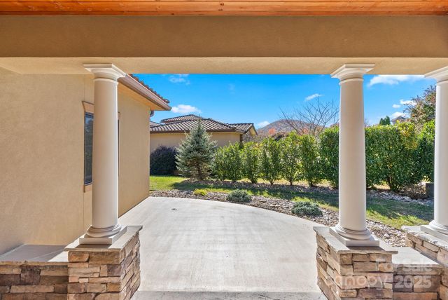 4 Pacifico Drive, Asheville, NC 28806