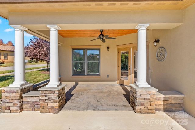 4 Pacifico Drive, Asheville, NC 28806