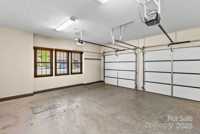 4 Pacifico Drive, Asheville, NC 28806