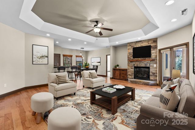 4 Pacifico Drive, Asheville, NC 28806