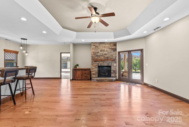 4 Pacifico Drive, Asheville, NC 28806