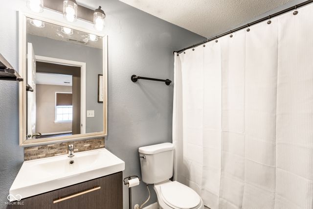 671 Day Break Drive, Greenwood, IN 46143