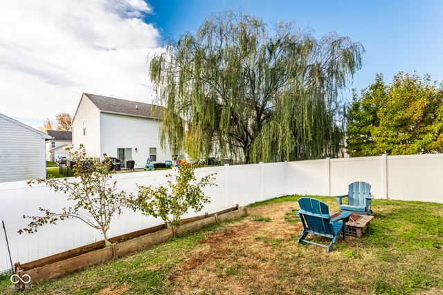 671 Day Break Drive, Greenwood, IN 46143