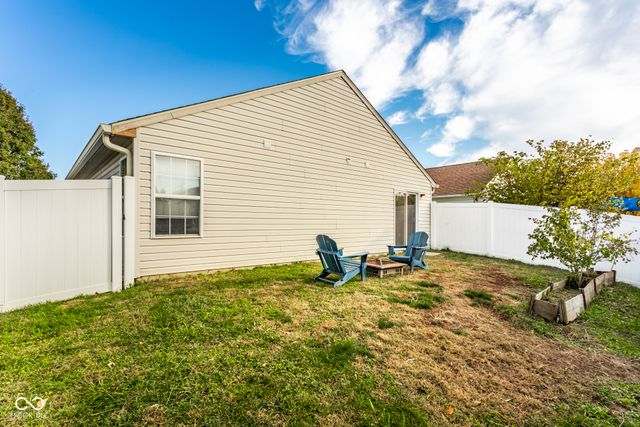 671 Day Break Drive, Greenwood, IN 46143