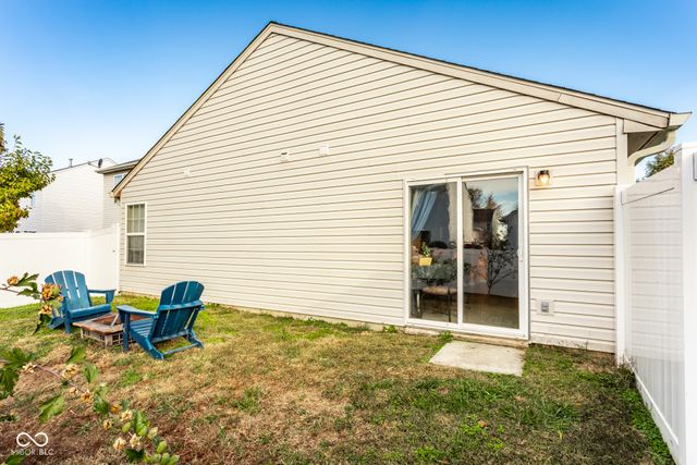 671 Day Break Drive, Greenwood, IN 46143