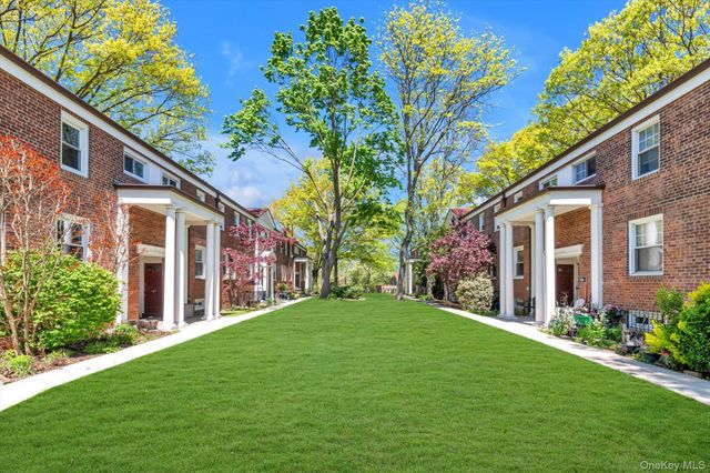 147-28 Charter Road 33GA, Briarwood, NY 11435