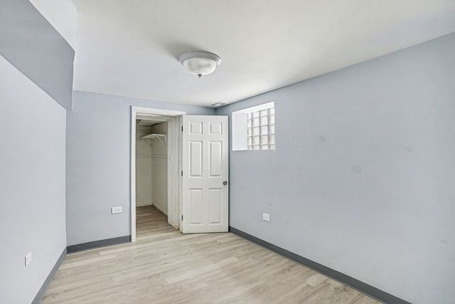 7449 S Bennett Avenue, Chicago, IL 60649