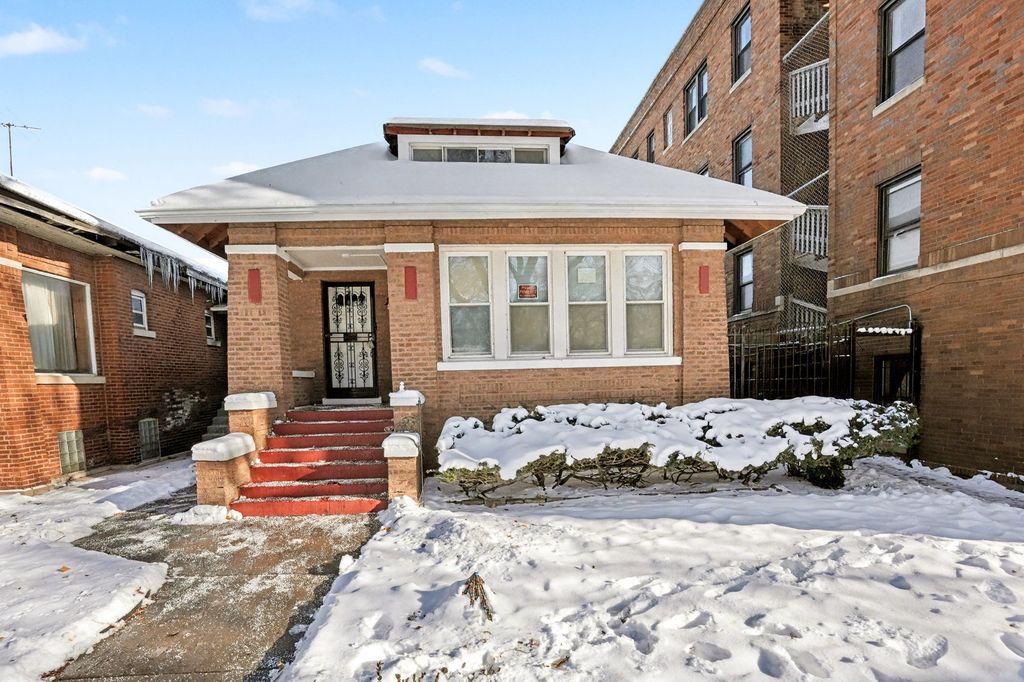 7449 S Bennett Avenue, Chicago, IL 60649