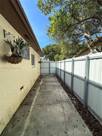 17335 SW 108th Ct, Miami, FL 33157