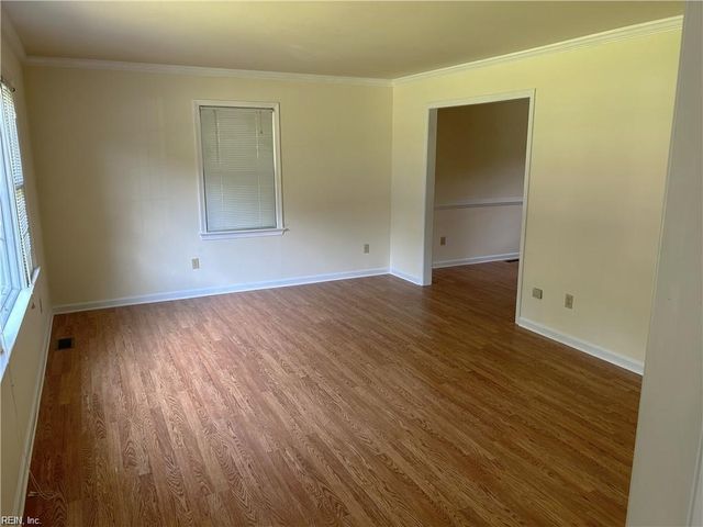 203 Kenmar DR, Yorktown, VA 23692