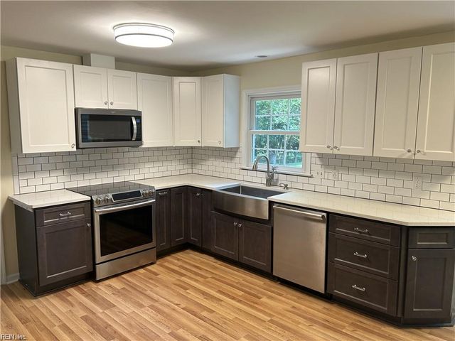 203 Kenmar DR, Yorktown, VA 23692