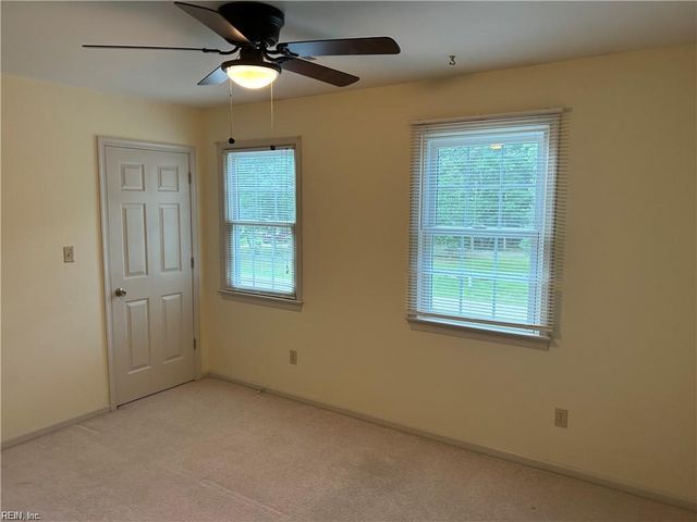 203 Kenmar DR, Yorktown, VA 23692