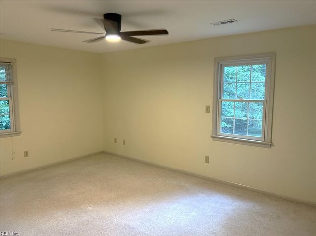 203 Kenmar DR, Yorktown, VA 23692