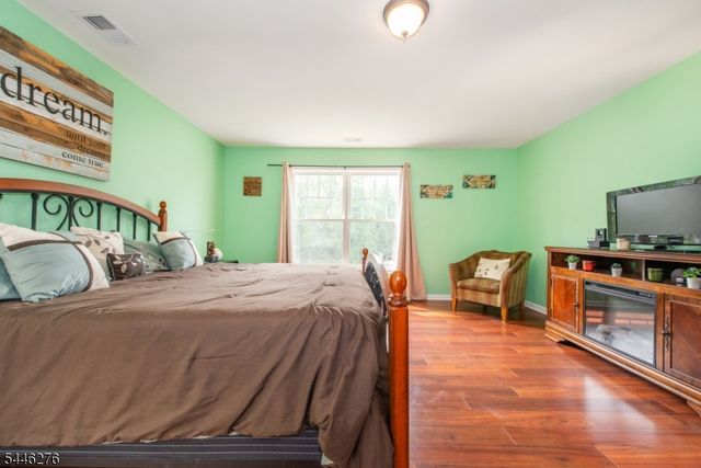 8 Spruce Dr, Green Twp., NJ 07821