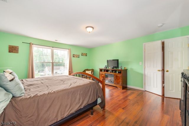 8 Spruce Dr, Green Twp., NJ 07821