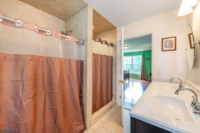 8 Spruce Dr, Green Twp., NJ 07821
