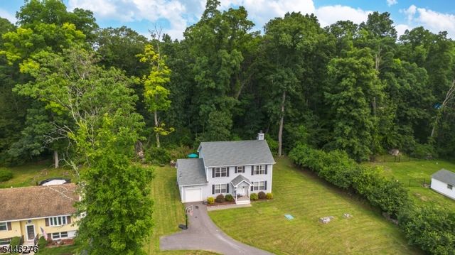 8 Spruce Dr, Green Twp., NJ 07821