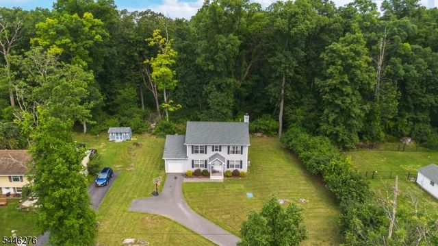 8 Spruce Dr, Green Twp., NJ 07821