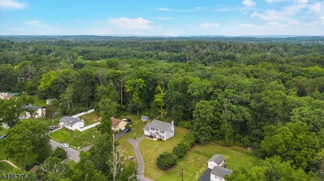 8 Spruce Dr, Green Twp., NJ 07821