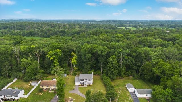 8 Spruce Dr, Green Twp., NJ 07821