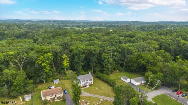 8 Spruce Dr, Green Twp., NJ 07821