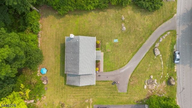 8 Spruce Dr, Green Twp., NJ 07821