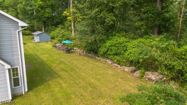 8 Spruce Dr, Green Twp., NJ 07821