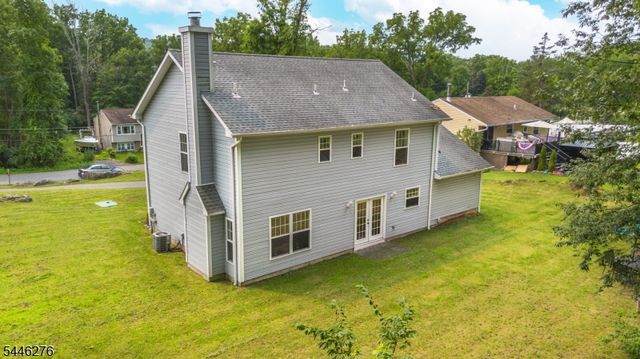 8 Spruce Dr, Green Twp., NJ 07821