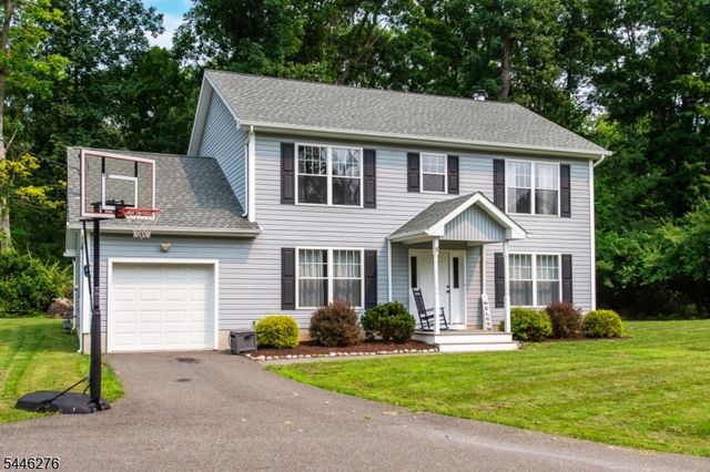 8 Spruce Dr, Green Twp., NJ 07821