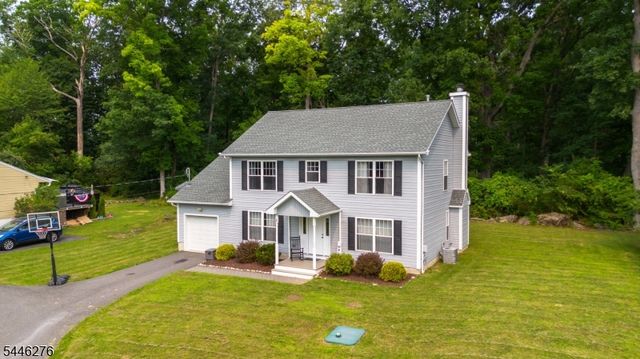 8 Spruce Dr, Green Twp., NJ 07821