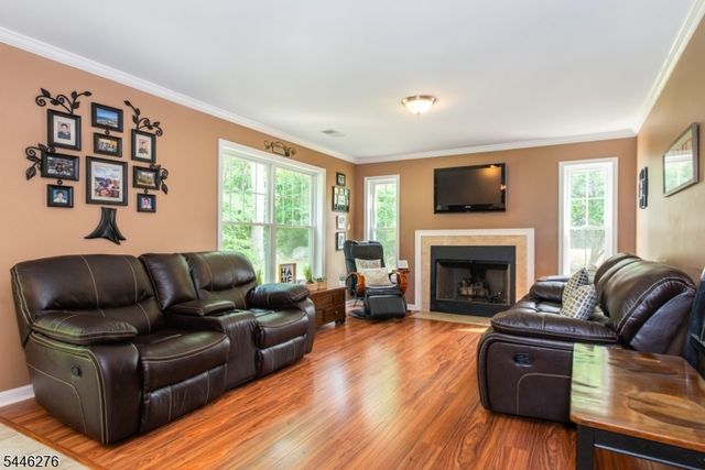 8 Spruce Dr, Green Twp., NJ 07821